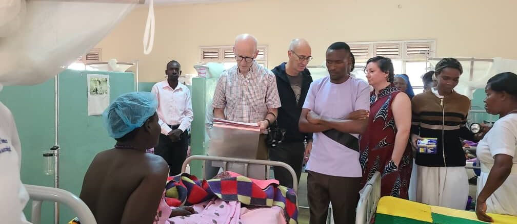 Surgeons and Trainees on Ward Round